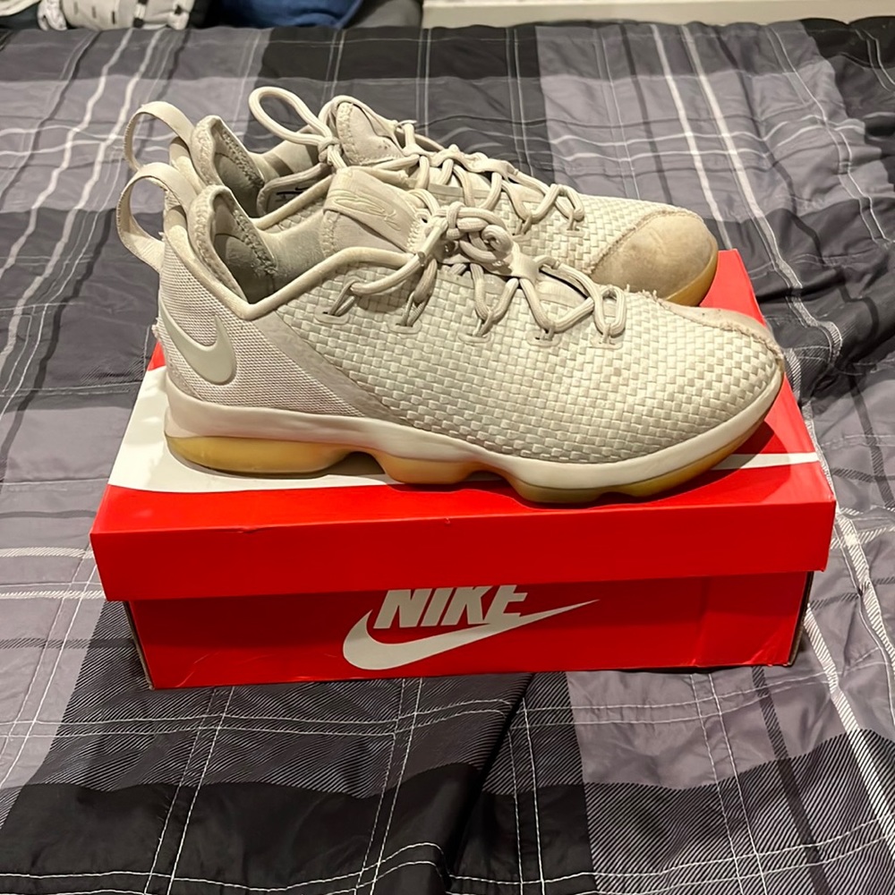 Lebron 14 low “light bone” size 10